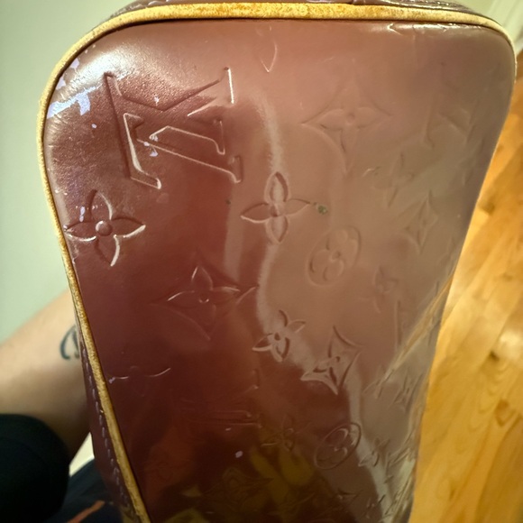 Louis Vuitton Monogram Vernis Bronze Bag. Comes with COA - Picture 5 of 16